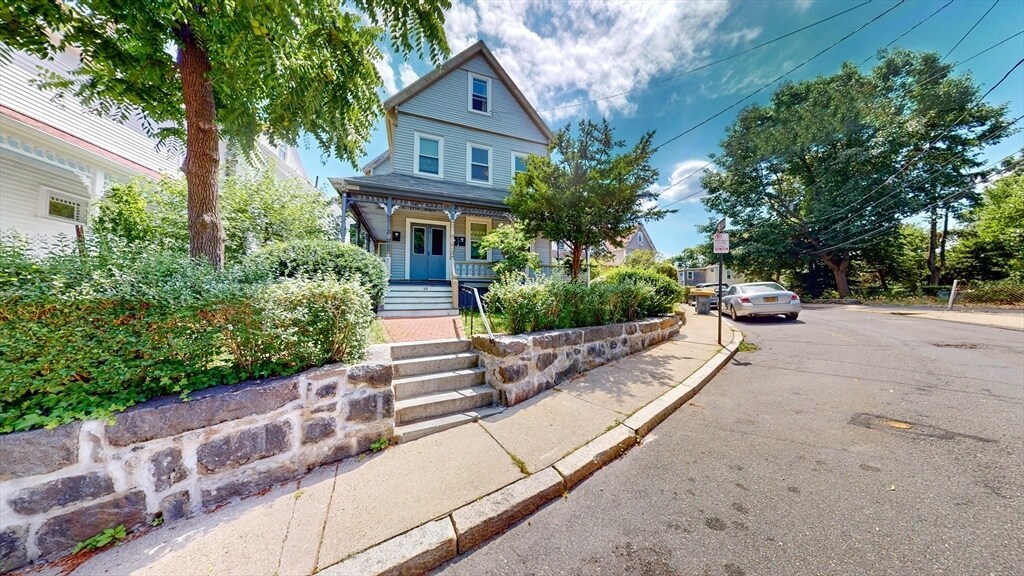 Primary Photo - 32 Thornton St