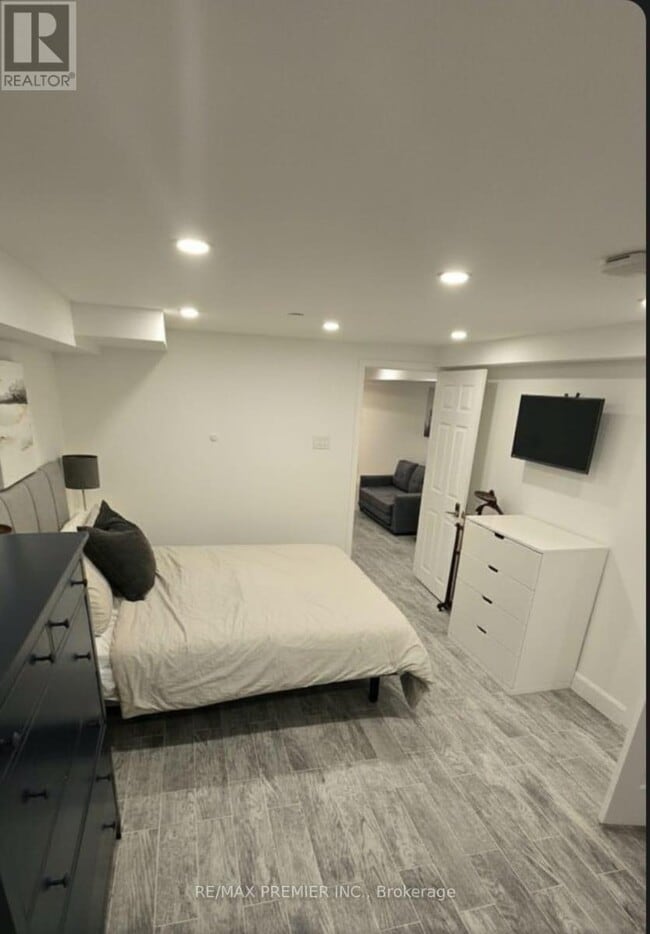 Building Photo - 29 Rusholme Rd