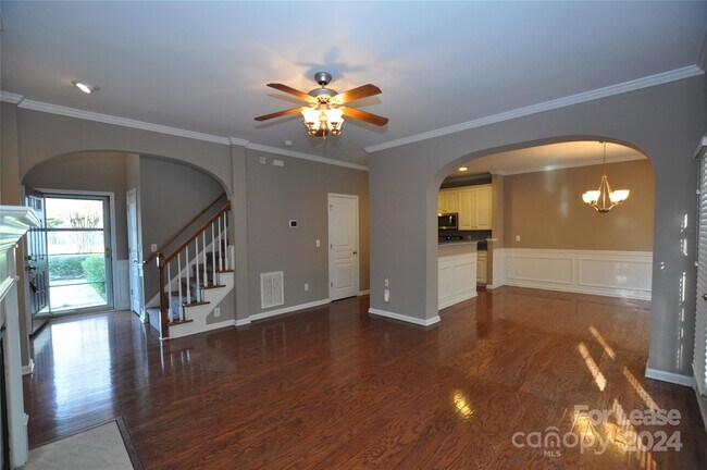 Building Photo - 10122 Old Carolina Dr