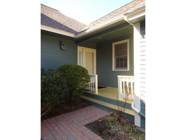Foto del edificio - 18 Wright Farm Rd