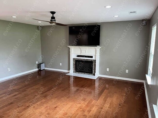 Building Photo - 3002 Arthur Dr
