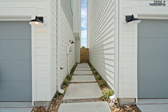 Building Photo - 3905 B Pinemont Dr