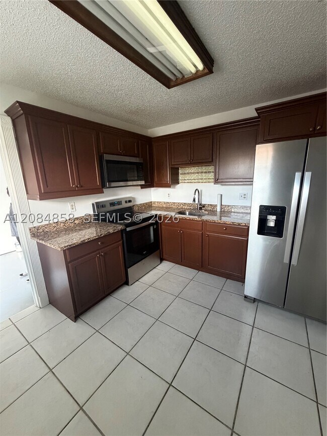 Building Photo - 5705 Stonington Way