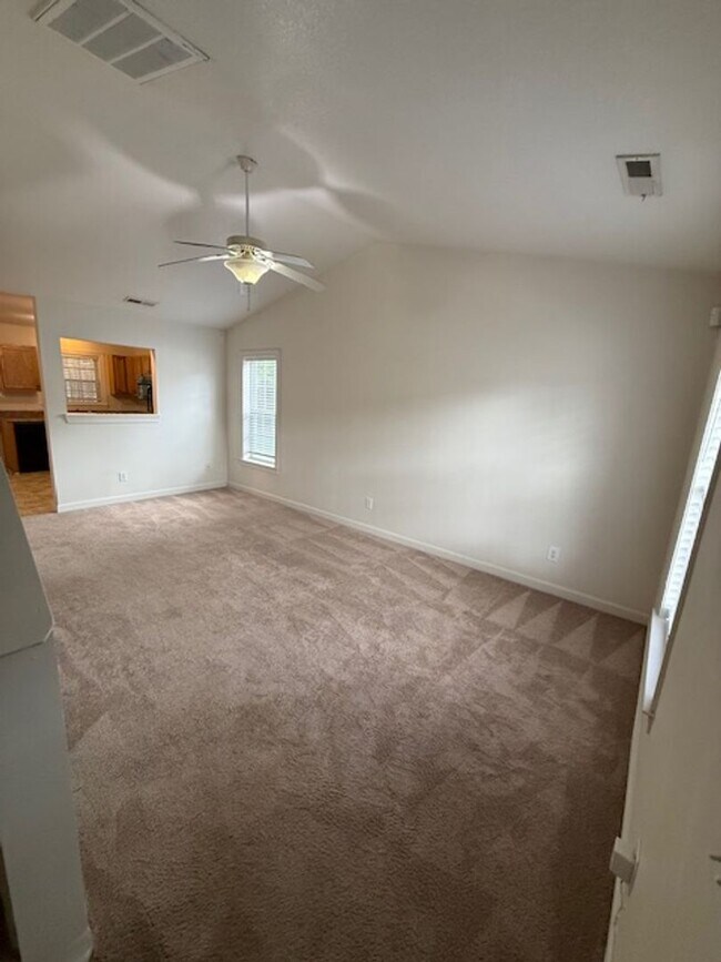 Foto del edificio - Carolina Forrest! 3 Bedroom / 3 Bath. Pet Friendly.