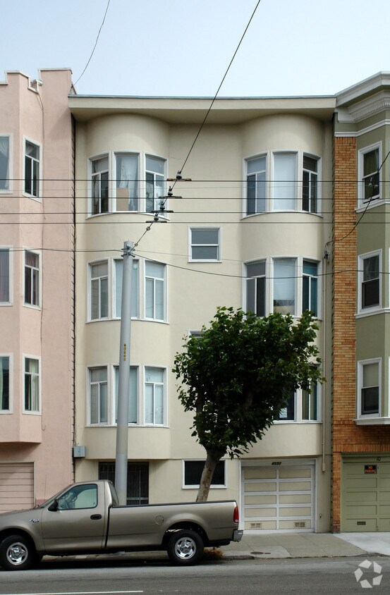 Foto principal - 4550 California St