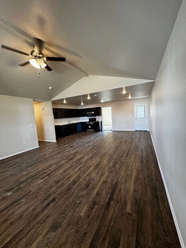 Foto del edificio - New construction!!! Beacon Pointe 3/2/2 AVAILABLE March 13th