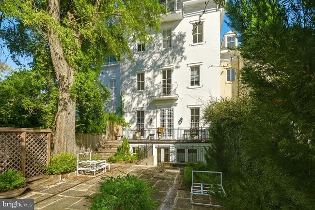 Building Photo - 3308 R St NW