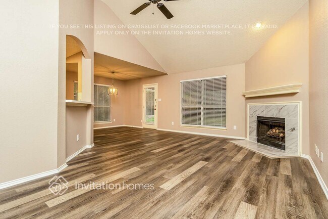 Foto del edificio - 1010 Barkridge Dr