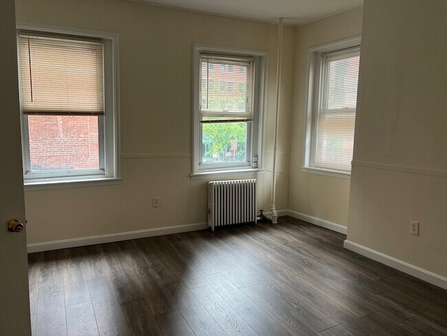Foto del edificio - 211 Harrison Ave