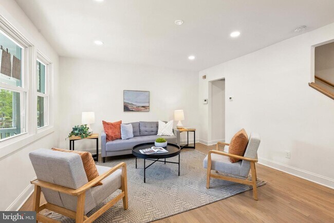 Foto del edificio - 1280 Delafield Pl NE