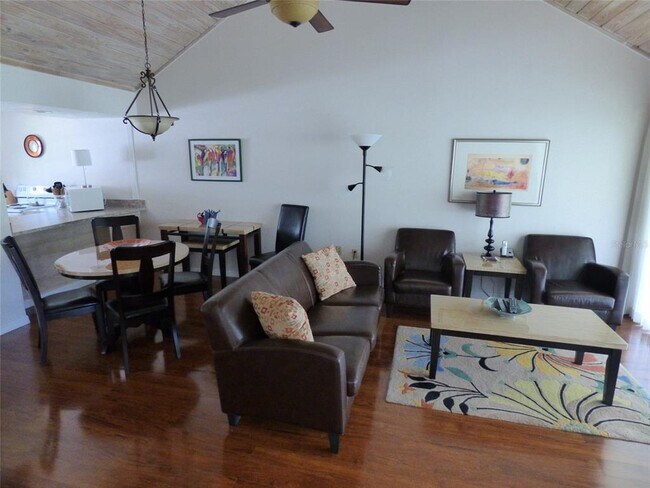 Foto del edificio - 1305 Villa Ln