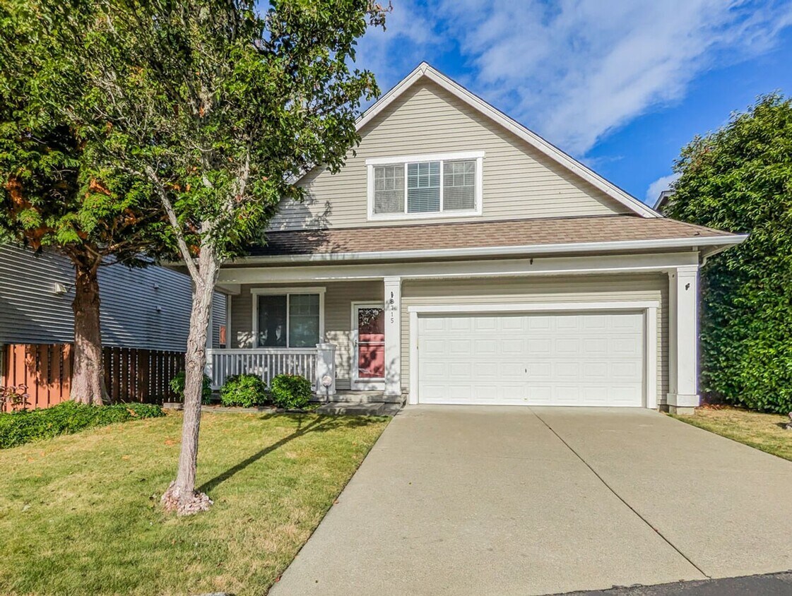 Foto principal - Beautiful 3 bed, 2.5 bath home with fully ...