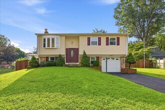 Building Photo - 5481 Saddler Ln