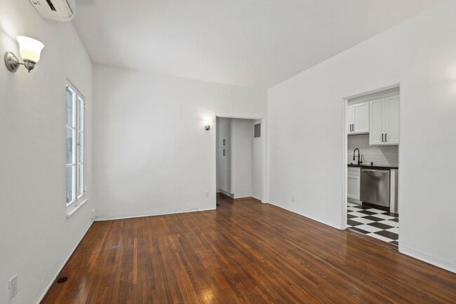 Building Photo - 8433 Blackburn Ave