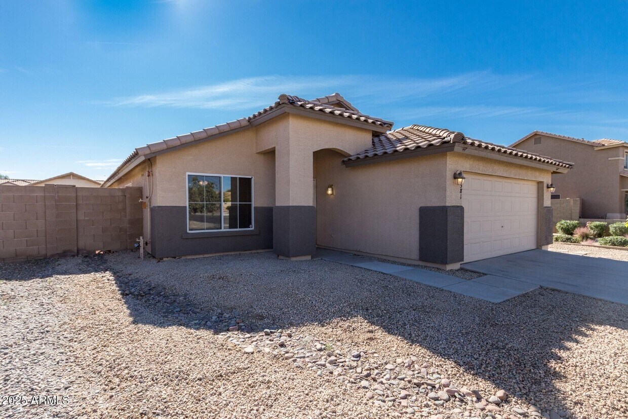 Primary Photo - 15381 W Evans Dr