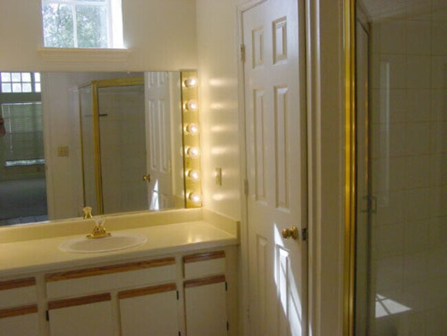 Building Photo - 152 Trevor Ct