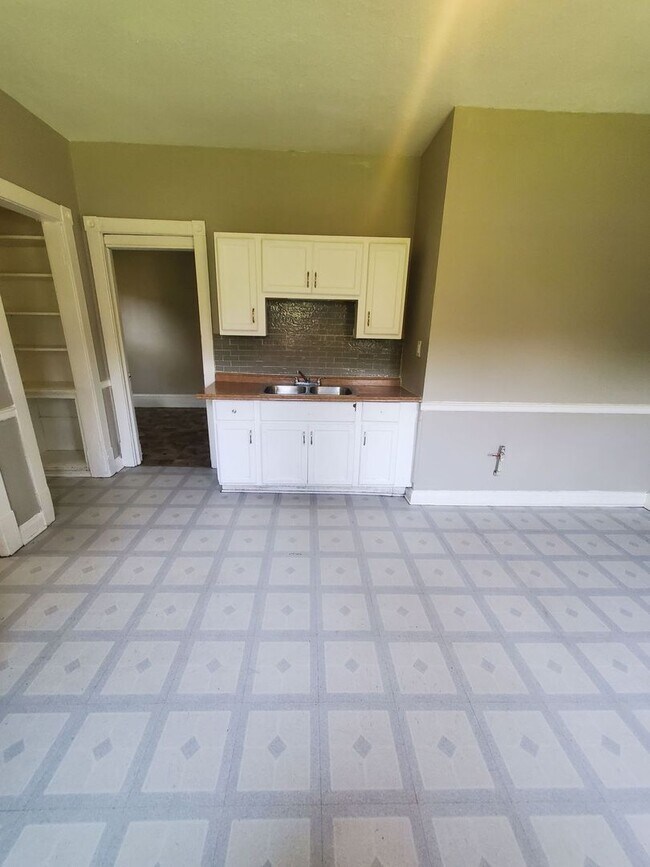 Foto del edificio - 4 Bedroom Single Family