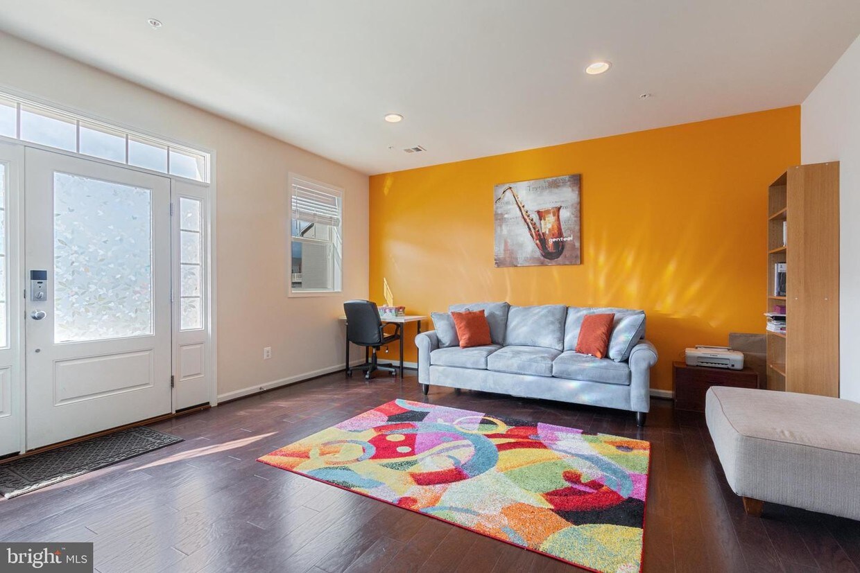 Primary Photo - 13751 Petrel St