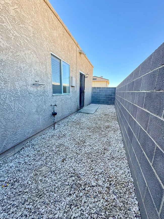Foto del edificio - A Cozy 2 bed/ 2 bath home in the heart of Yuma!