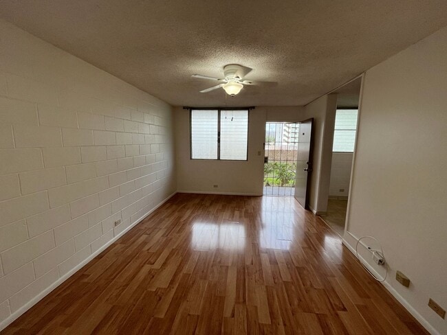 Building Photo - Salt Lake (Honolulu) Ilima West - 2 bedrooms, 1 bathroom with AC, 1 assigned parking