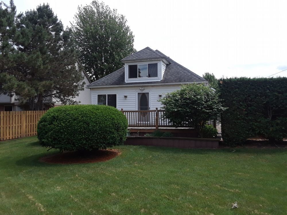 Primary Photo - Beautiful Home in Shelby Township
