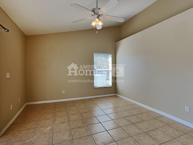 Building Photo - 2041 Ancient Oak Drive