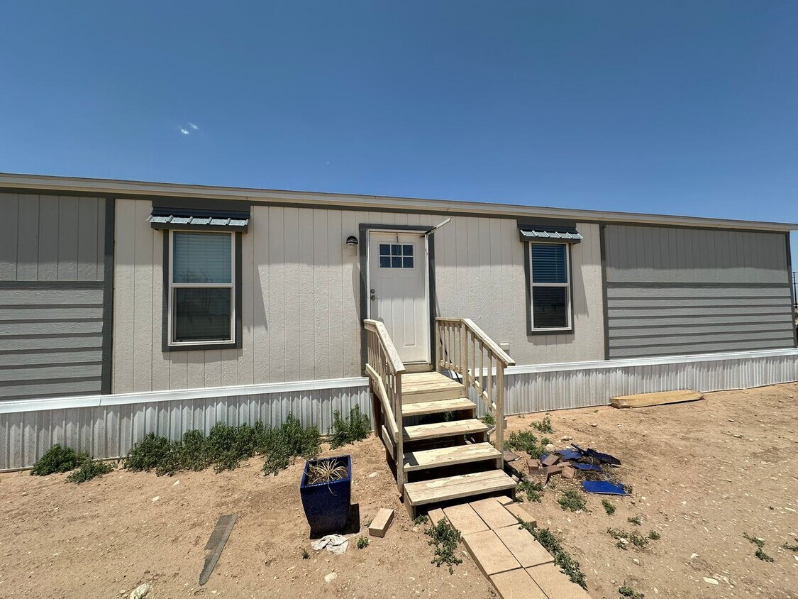 Primary Photo - 3 Bed 2 Bath Home