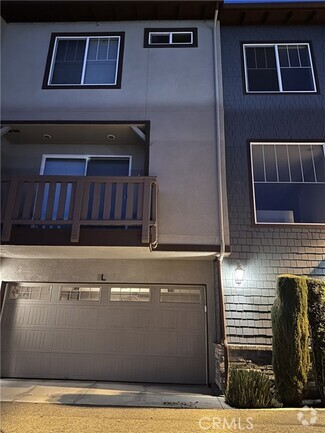Building Photo - 717 S Azusa Ave