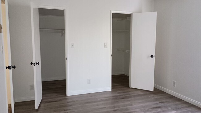 Foto del edificio - 6114 Whitsett Ave