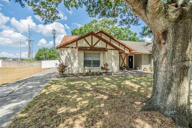 Foto del edificio - 3302 Laurel Dale Dr