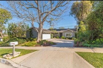 Building Photo - 27104 Shorewood Rd
