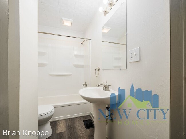 Foto del edificio - 3 br, 1 bath House - 1880 Vaughn St