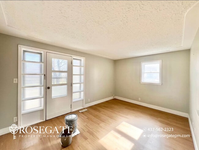 Building Photo - Modern 2-Bedroom Apartment with In-Unit Laundry & Parking – Cambridge