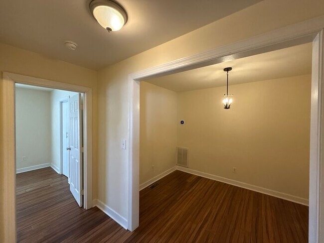 Foto del edificio - T.R. Lawing Realty Property