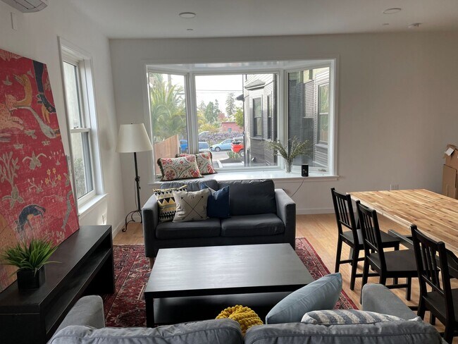 Foto del edificio - Viewing Schedule: Please call Shami at (415) 225-2543 to schedule a viewing.