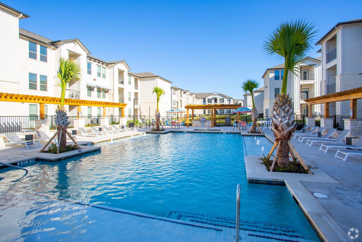 The Flats at Shadow Glen Apartments 12500 Shadowglen Trace Manor, TX