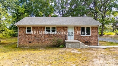 Building Photo - 18 Lula Ln