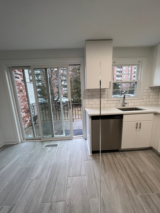 Building Photo - 43 Hill Rd