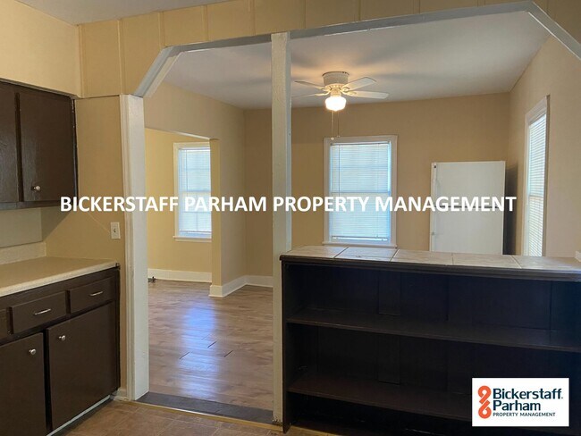 Building Photo - Located Near Macon Road! Available Novembe...