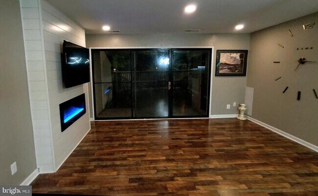 Foto del edificio - 10109 Prince Pl