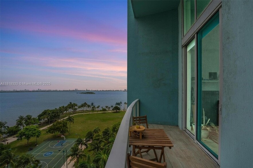 Foto principal - 1900 N Bayshore Dr