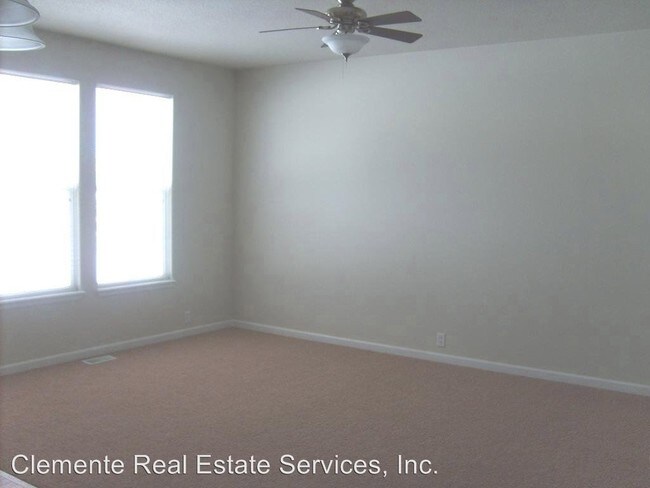 Building Photo - 17067 Blue Mist Grv