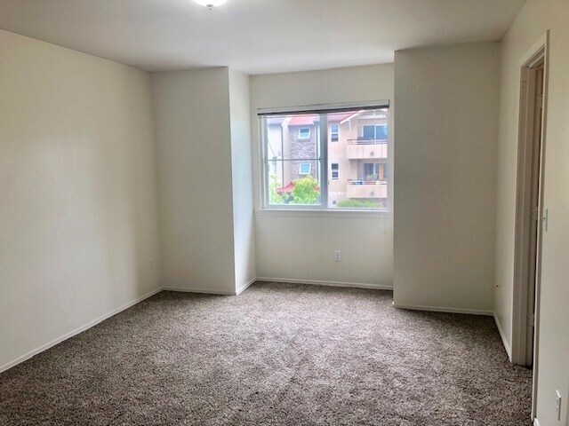 Foto del edificio - Spacious Townhome in Greenwood