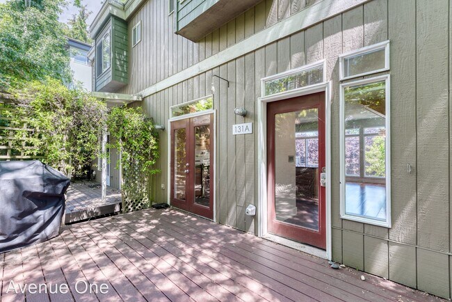 Building Photo - 3 br, 3 bath House - 131A 25th Ave E