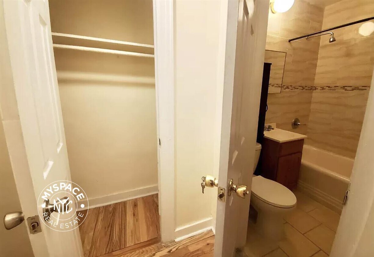 Building Photo - 33 Brevoort Pl