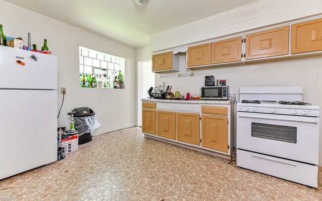 Building Photo - 4 br, 2 bath House - 3206 Kennett Sq