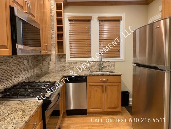 Building Photo - 1460 Whitcomb Ave