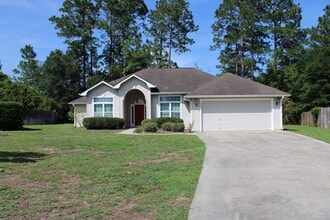 Building Photo - 150 Lake Manor Dr
