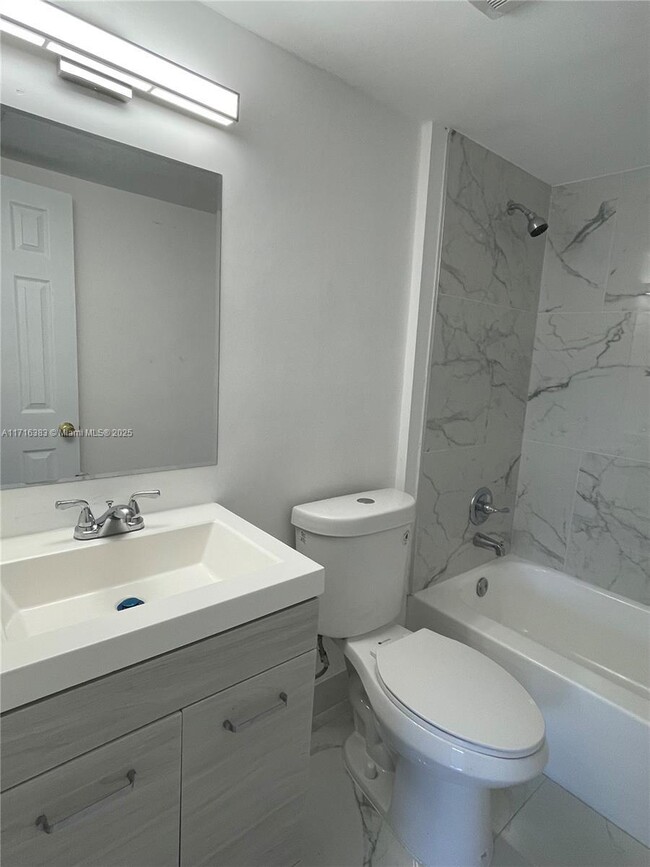 Foto del edificio - 2 bedroom in North Miami Beach FL 33160