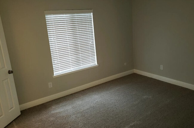 Building Photo - 2300-2306 G St